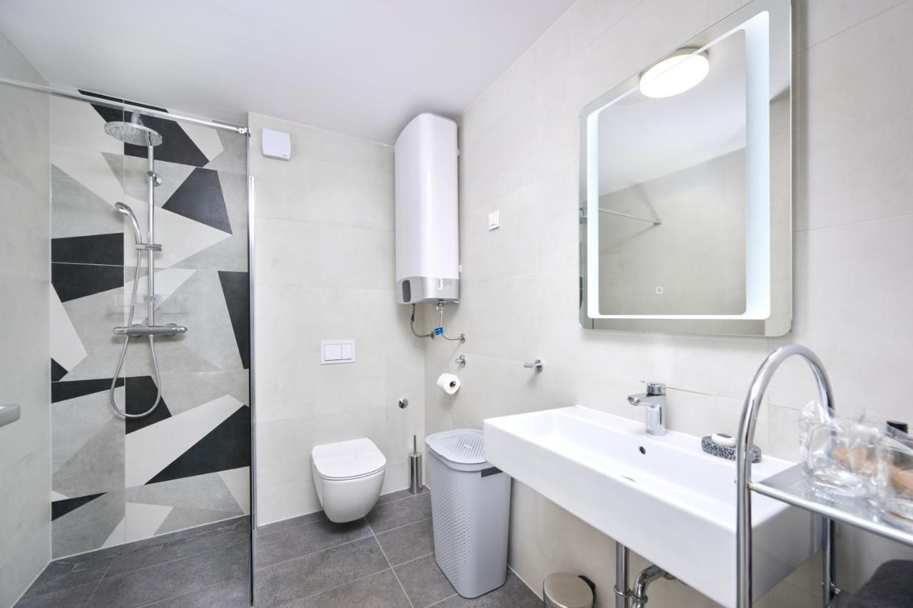 Vita Mirabilis Suite Umag Exterior photo